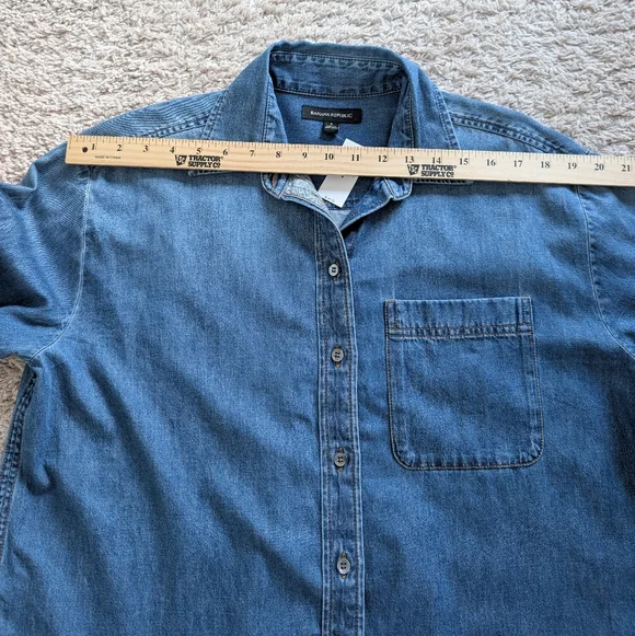 NWT Banana Republic Essential Oversized Denim Button-Down Shirt - Picture 9 of 10